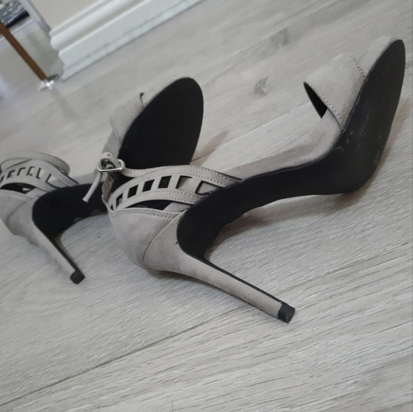 Size 5 high heels - Picture 5 of 5